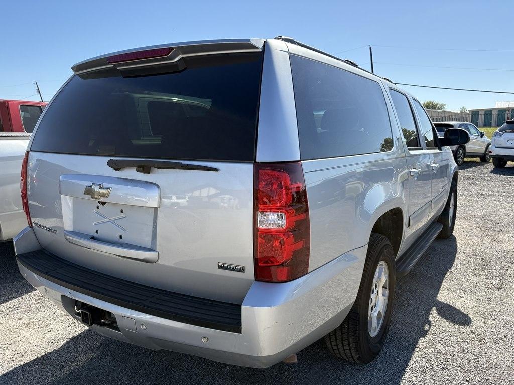 Chevrolet Suburban LT 1500 2WD 2010