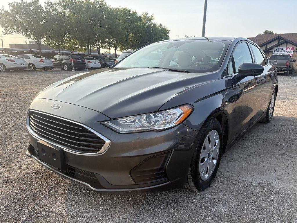 Ford Fusion S 2020