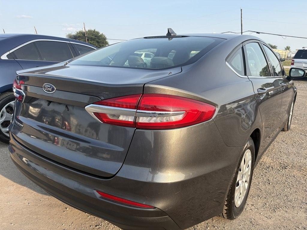 Ford Fusion S 2020
