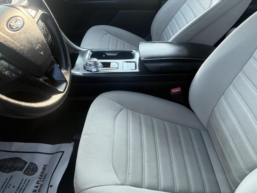 Ford Fusion S 2020