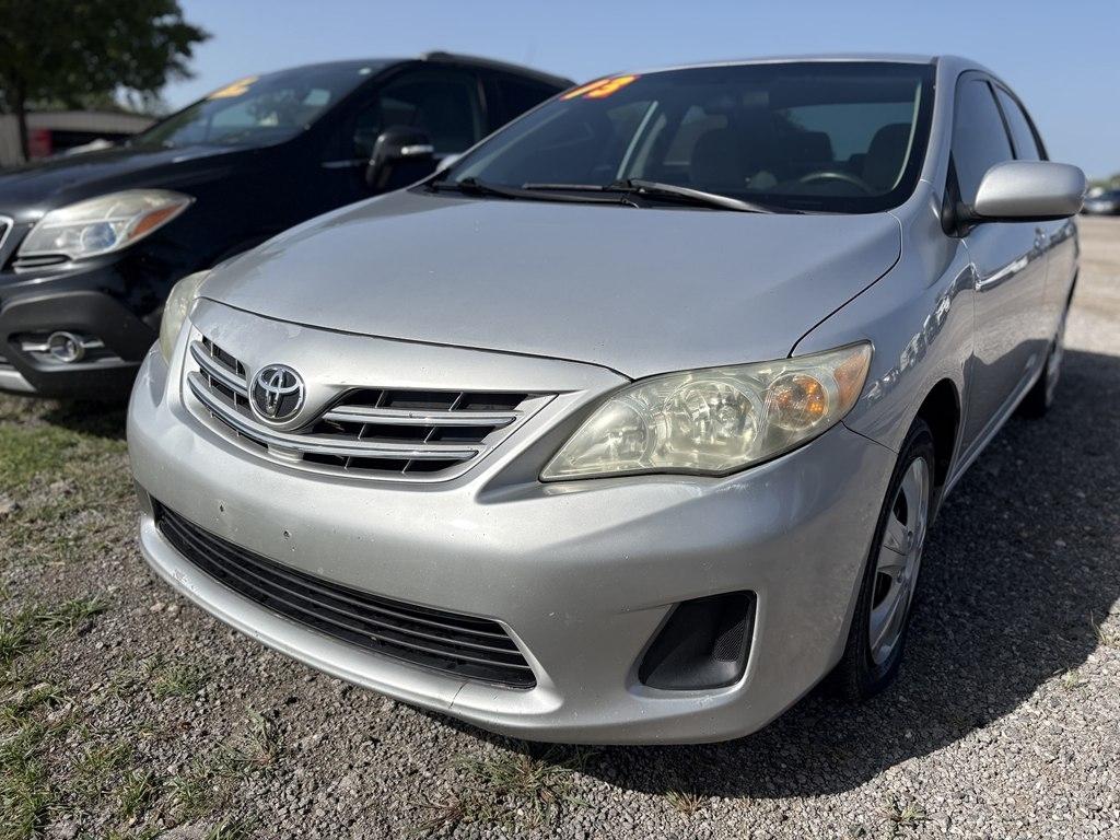 Toyota Corolla S 5-Speed MT 2013