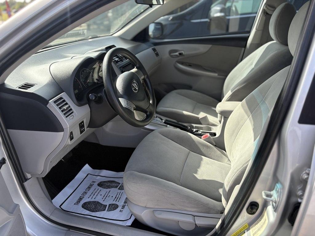 Toyota Corolla S 5-Speed MT 2013