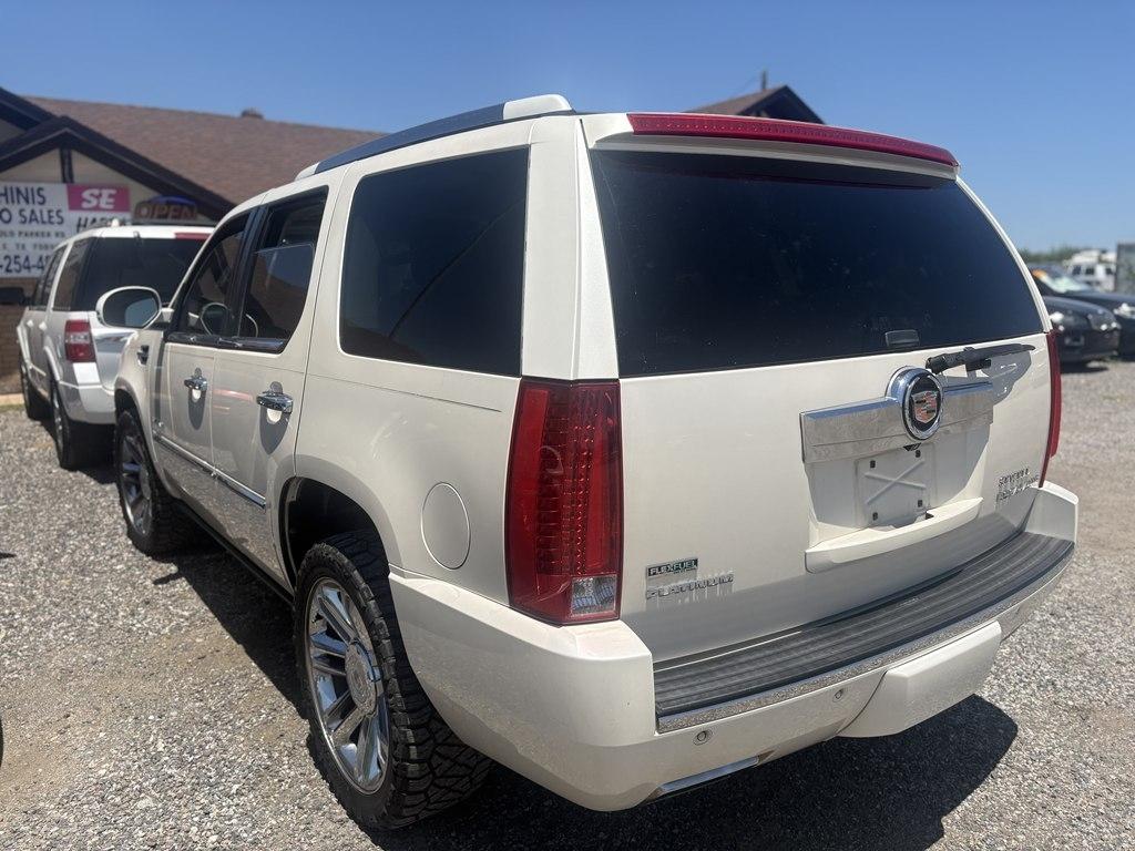 Cadillac Escalade 2WD Platinum 2012