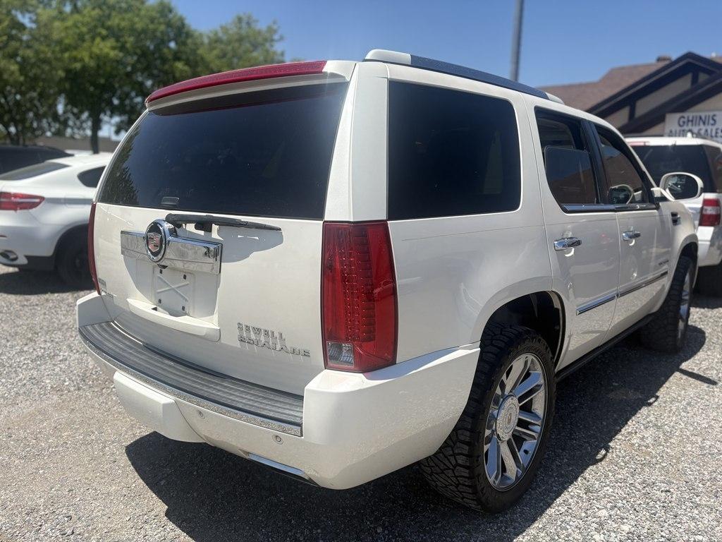 Cadillac Escalade 2WD Platinum 2012