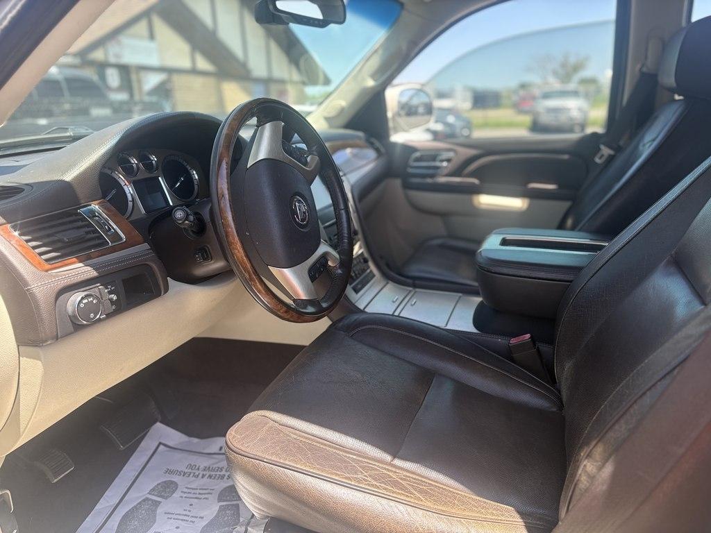Cadillac Escalade 2WD Platinum 2012