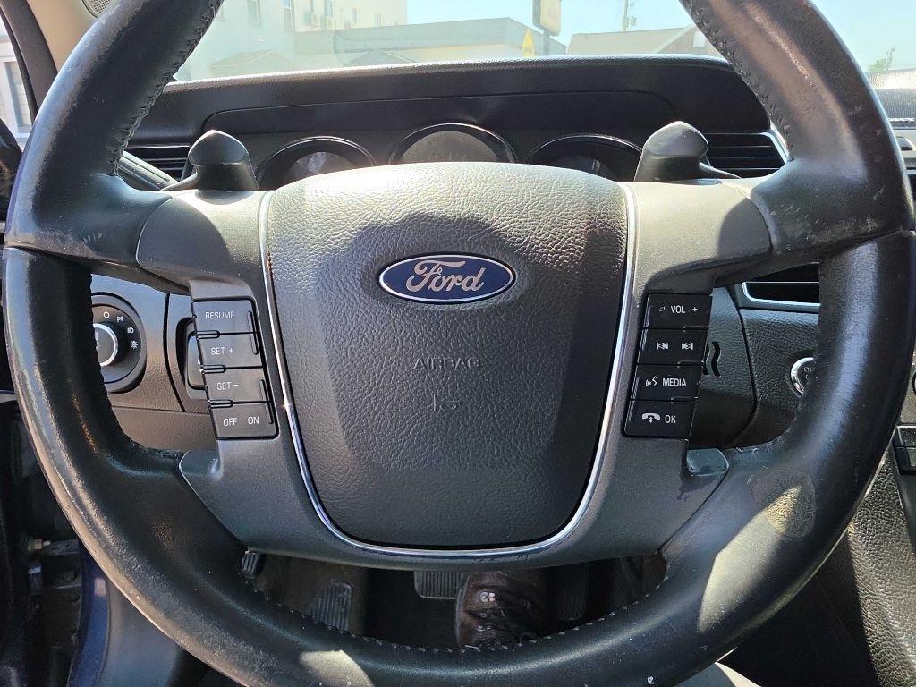 Ford Taurus SEL FWD 2011
