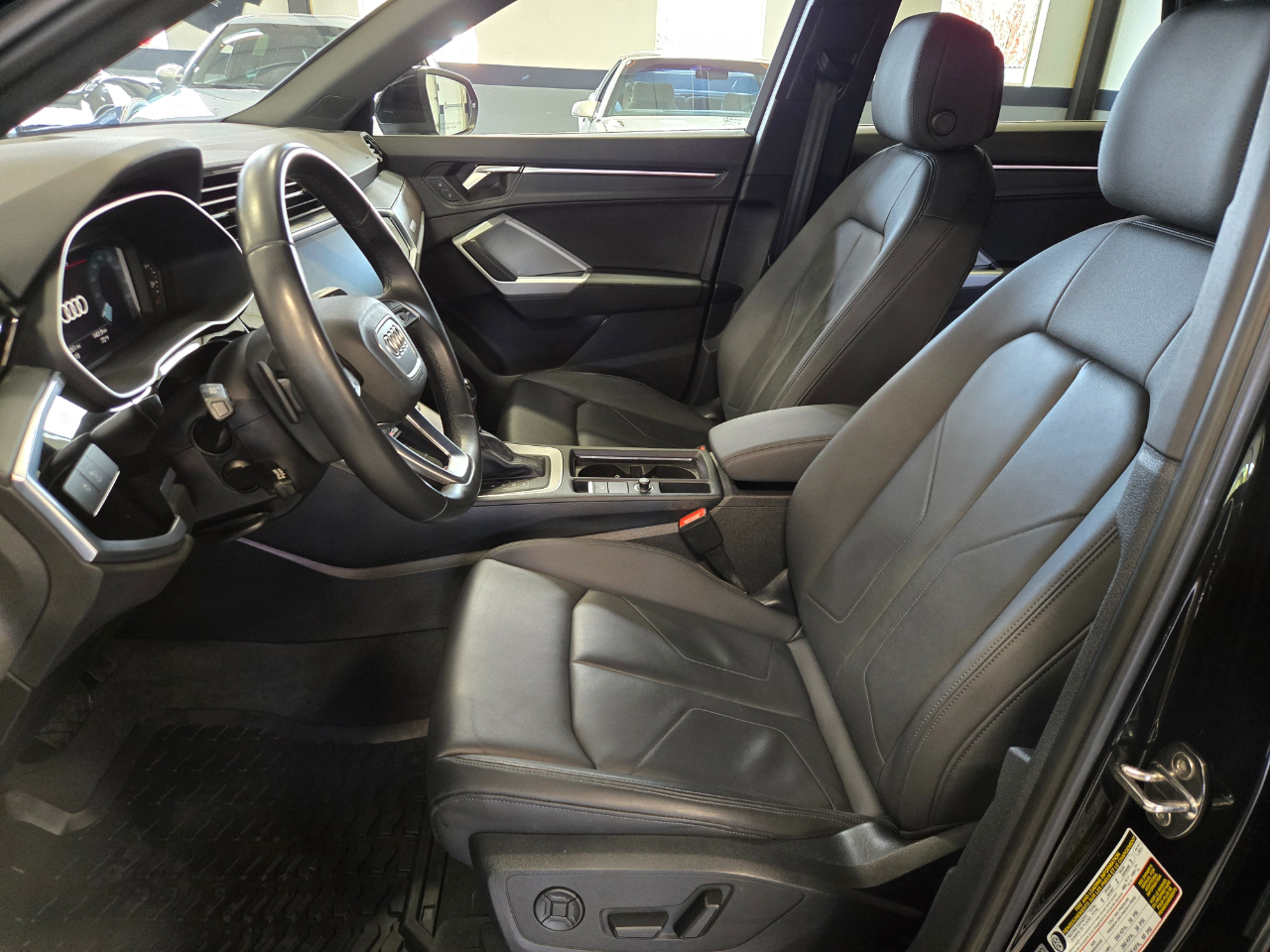 Audi Q3 S line Premium Plus 45 TFSI quattro 2022 Audi Q3 S line Premium Plus 45 TFSI quattro 2022