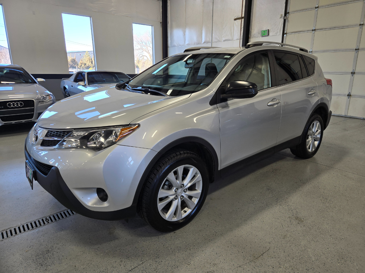 Toyota RAV4 AWD 4dr LE (Natl) 2015