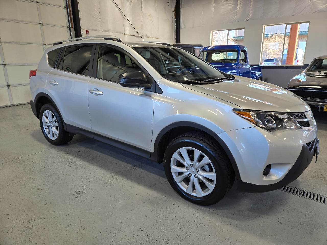 Toyota RAV4 AWD 4dr LE (Natl) 2015