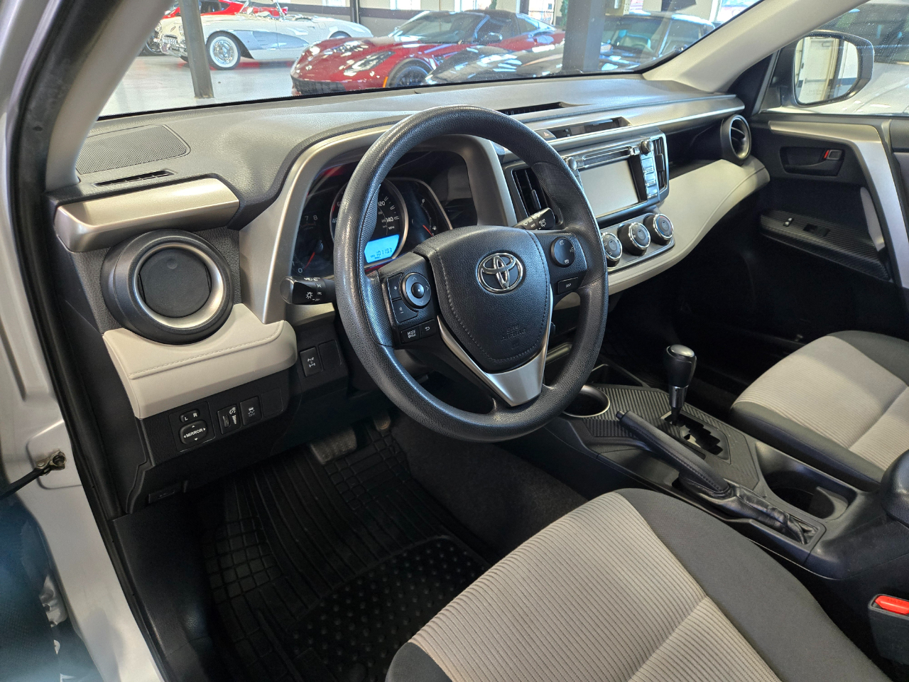 Toyota RAV4 AWD 4dr LE (Natl) 2015