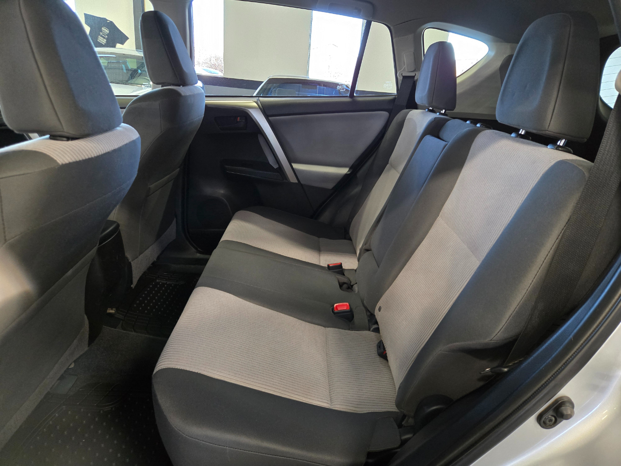 Toyota RAV4 AWD 4dr LE (Natl) 2015