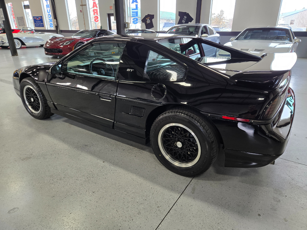 Pontiac Fiero 2dr Coupe GT 1988