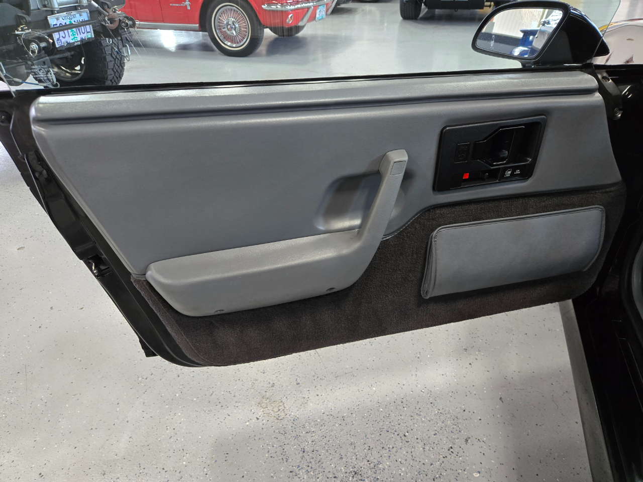 Pontiac Fiero 2dr Coupe GT 1988