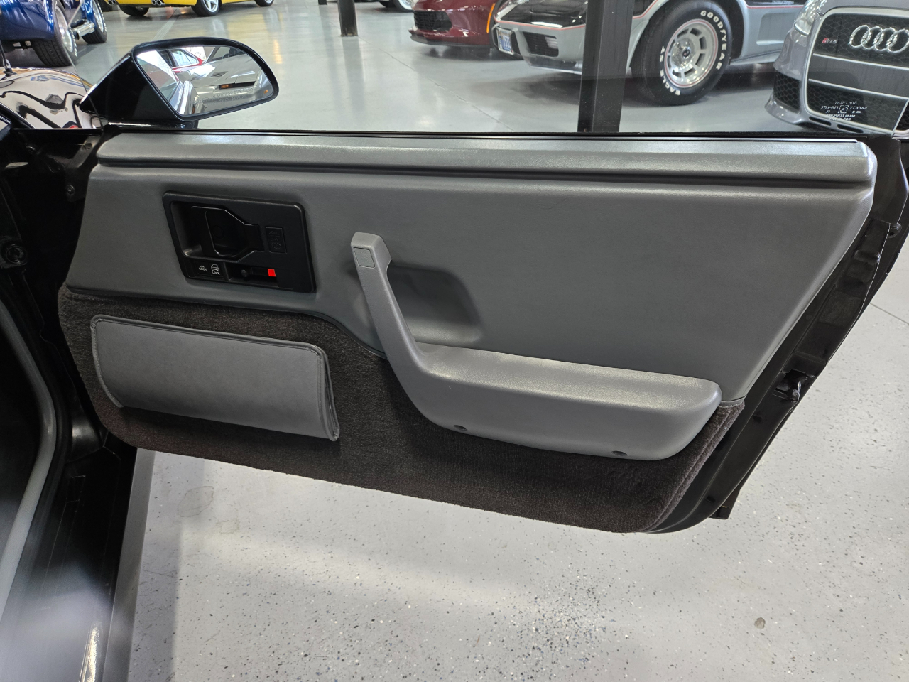 Pontiac Fiero 2dr Coupe GT 1988