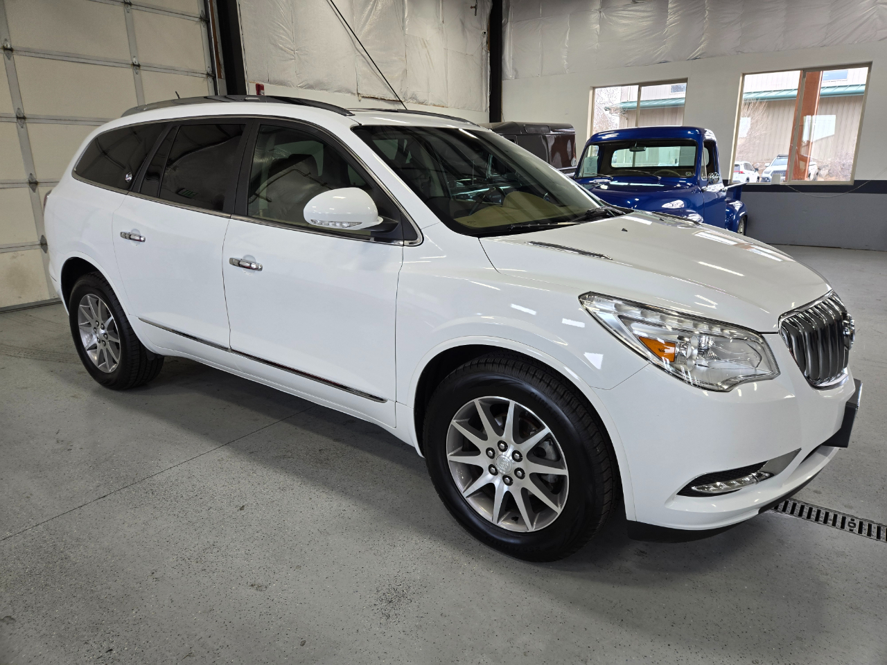 Buick Enclave AWD 4dr Leather 2017