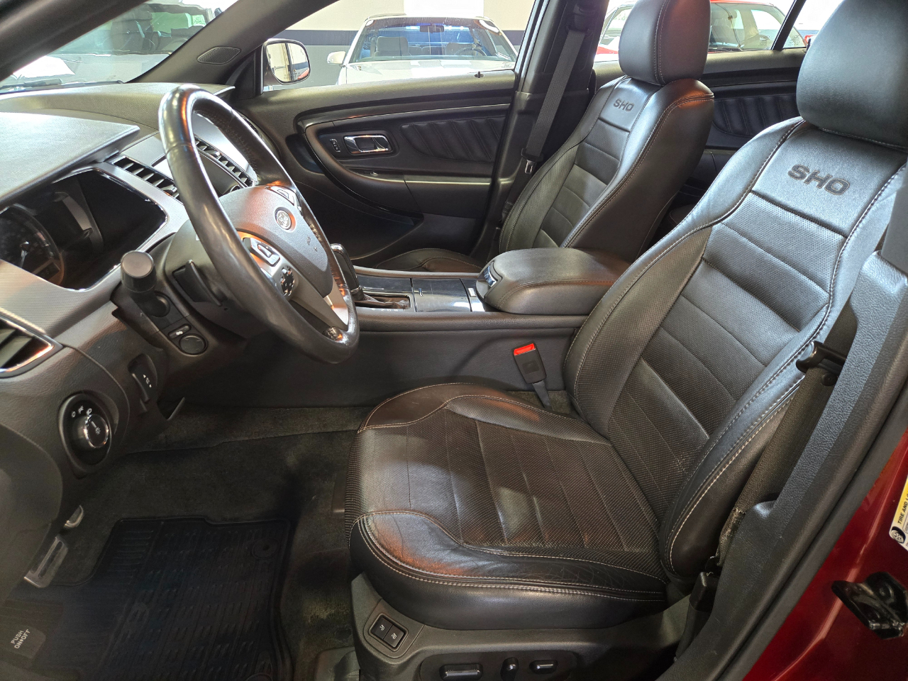 Ford Taurus 4dr Sdn SHO AWD 2015