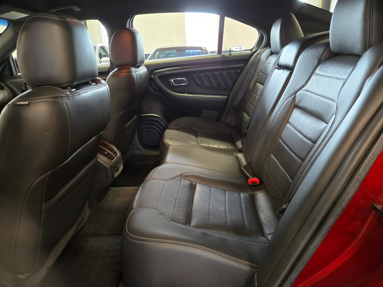 Ford Taurus 4dr Sdn SHO AWD 2015