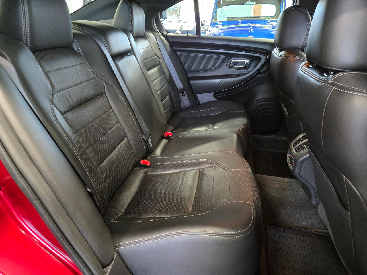 Ford Taurus 4dr Sdn SHO AWD 2015