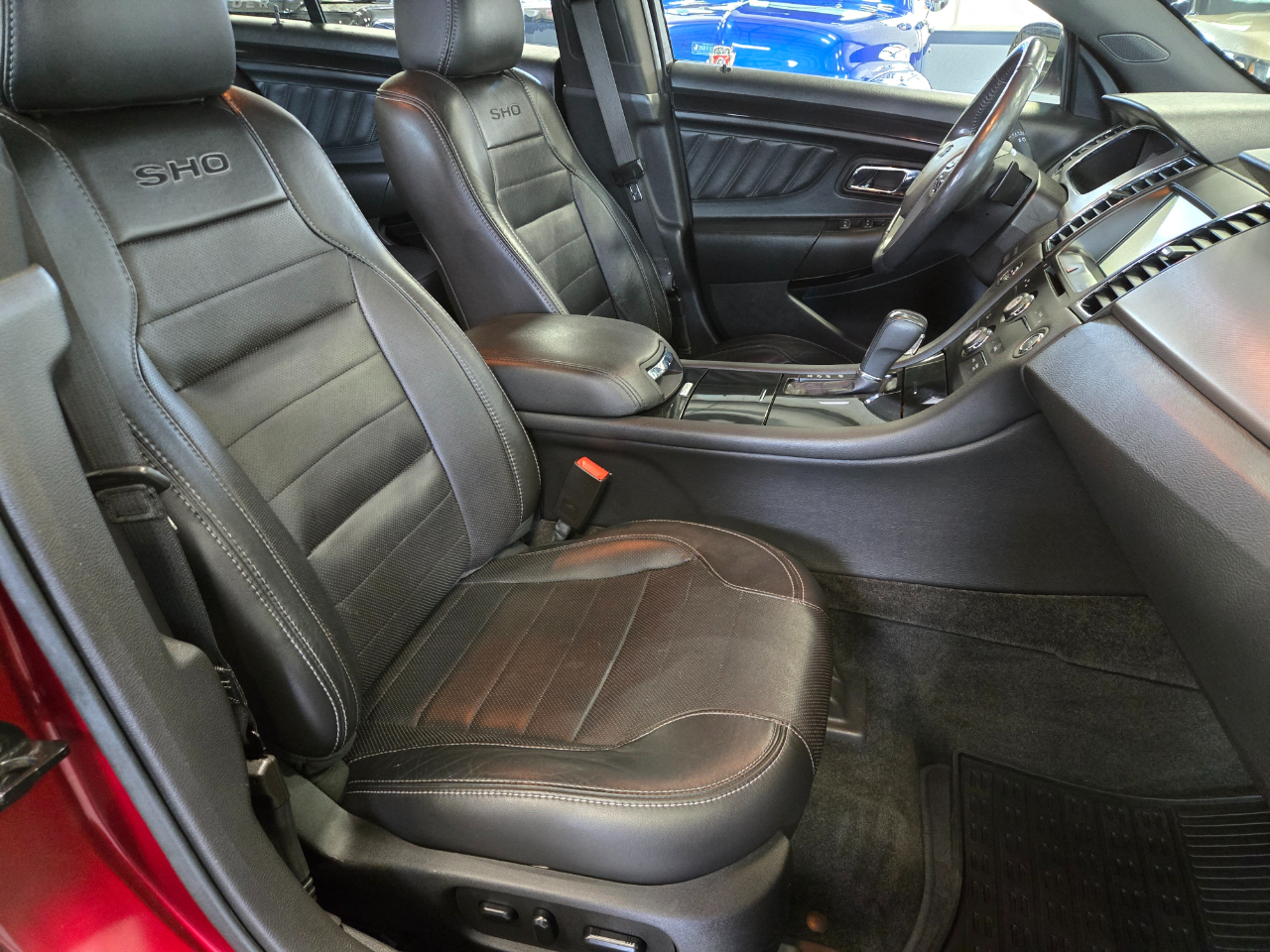 Ford Taurus 4dr Sdn SHO AWD 2015