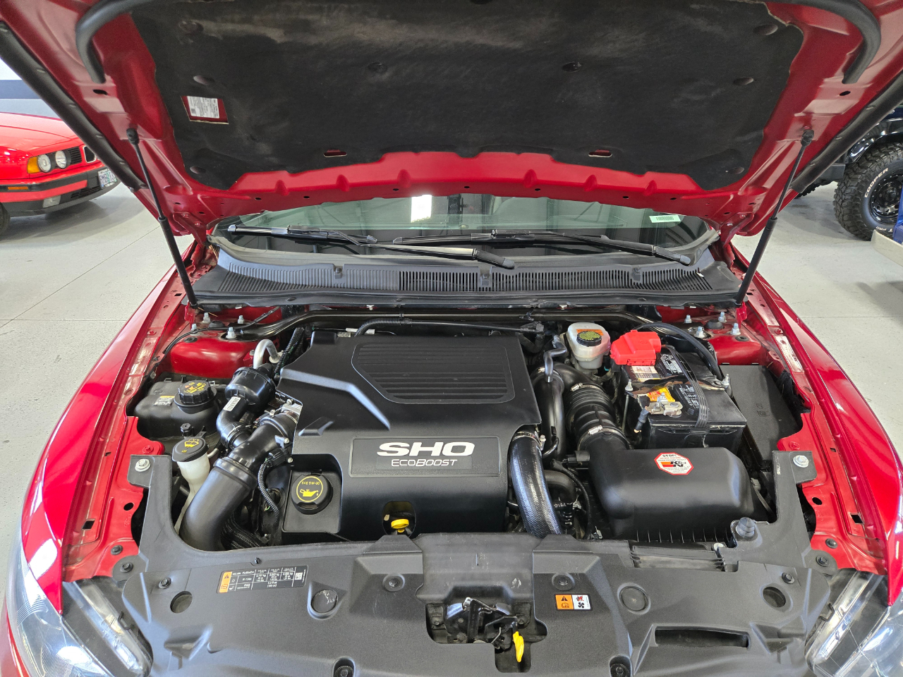 Ford Taurus 4dr Sdn SHO AWD 2015