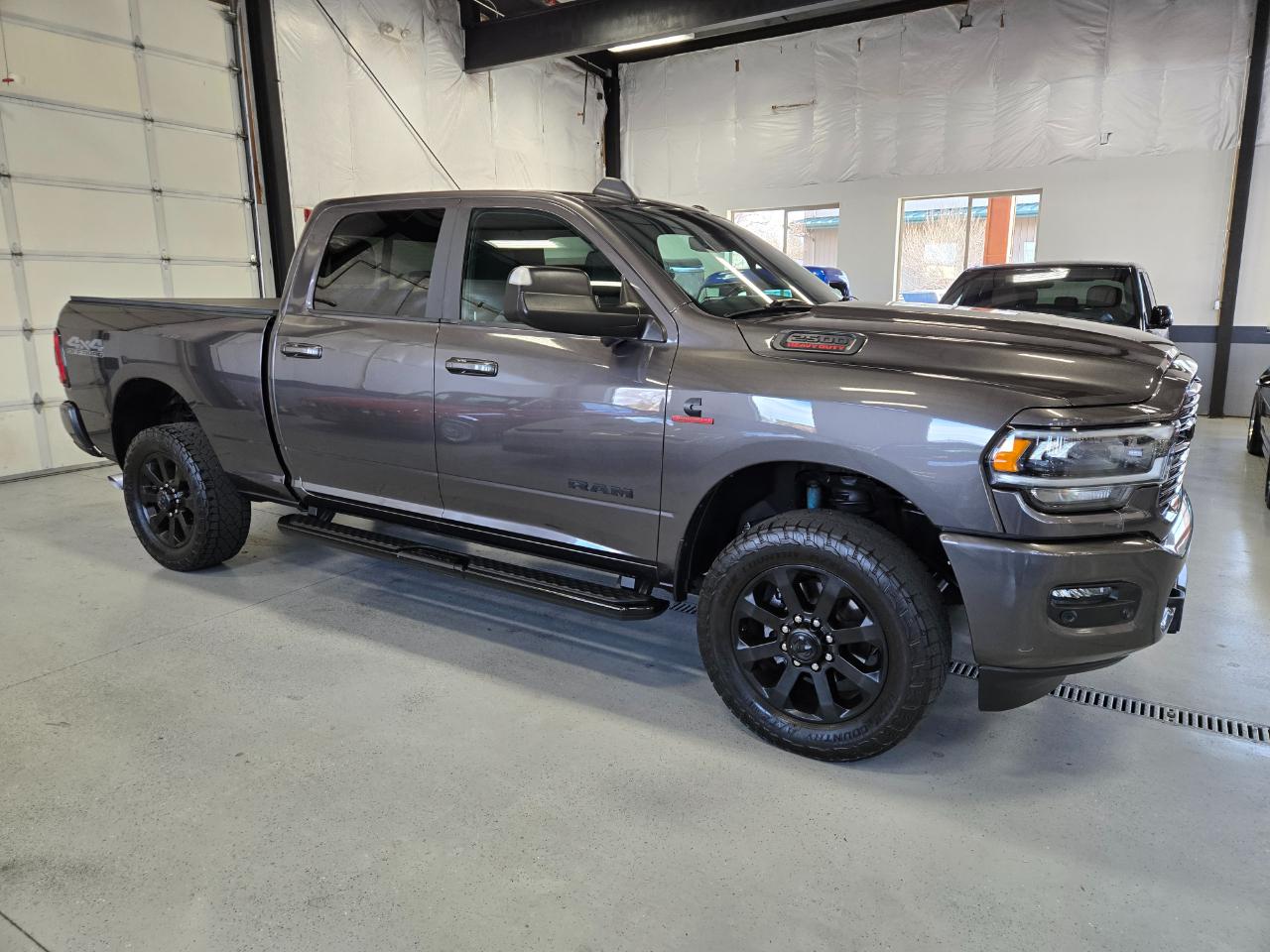 RAM 2500 Big Horn 4x4 Crew Cab 6'4" Box 2021