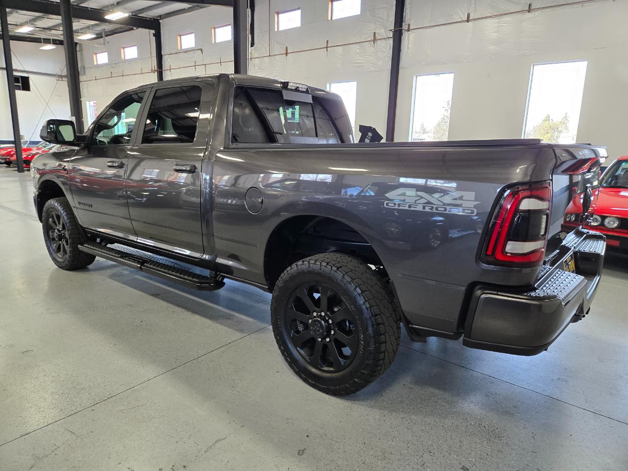 RAM 2500 Big Horn 4x4 Crew Cab 6'4" Box 2021