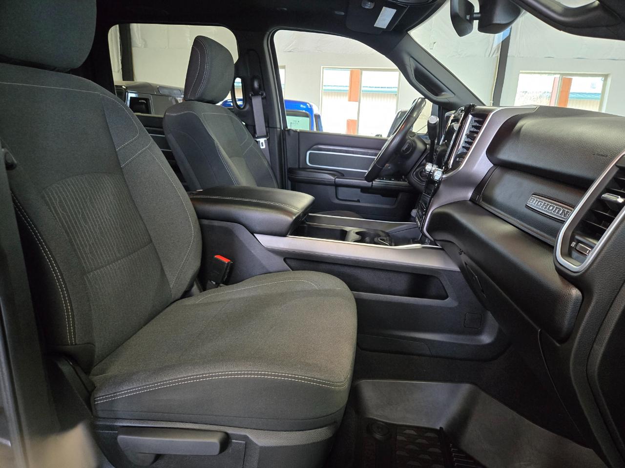 RAM 2500 Big Horn 4x4 Crew Cab 6'4" Box 2021