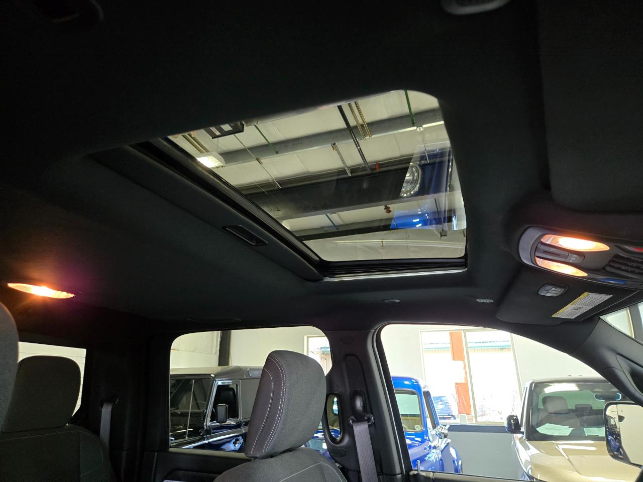 RAM 2500 Big Horn 4x4 Crew Cab 6'4" Box 2021