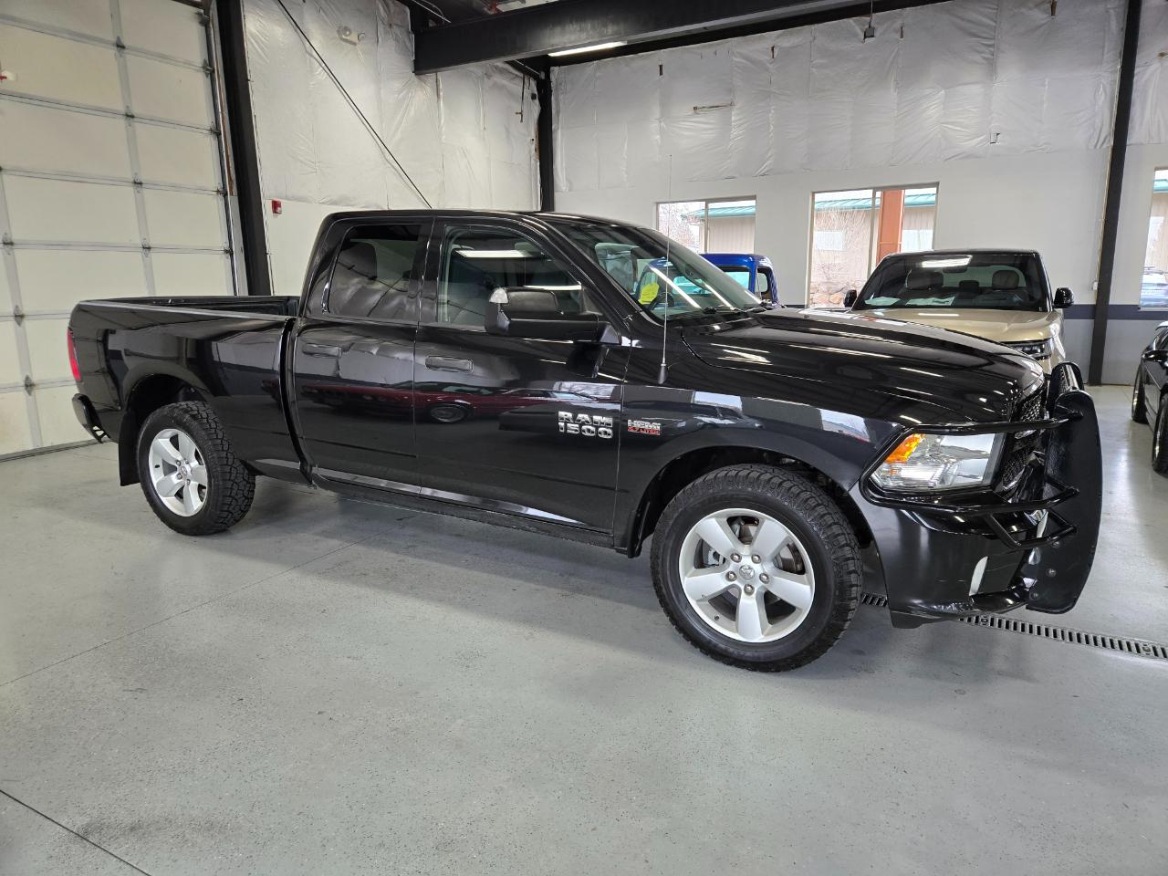 RAM 1500 4WD Quad Cab 140.5" Express 2015