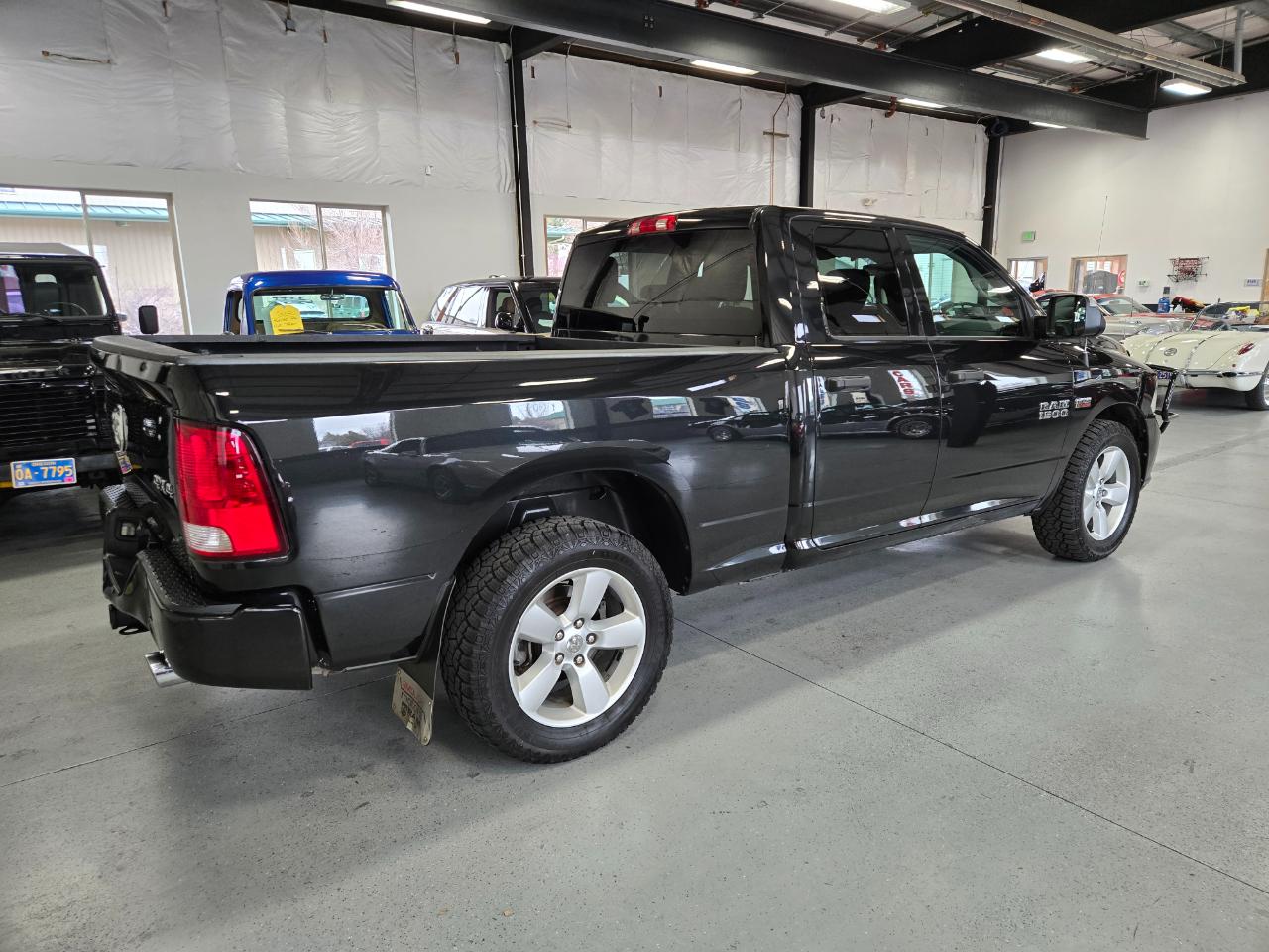 RAM 1500 4WD Quad Cab 140.5" Express 2015