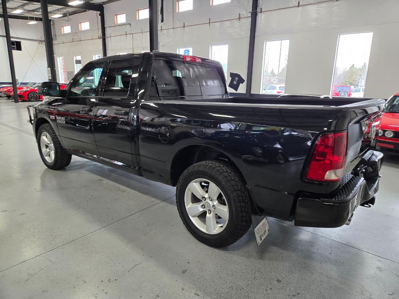 RAM 1500 4WD Quad Cab 140.5" Express 2015