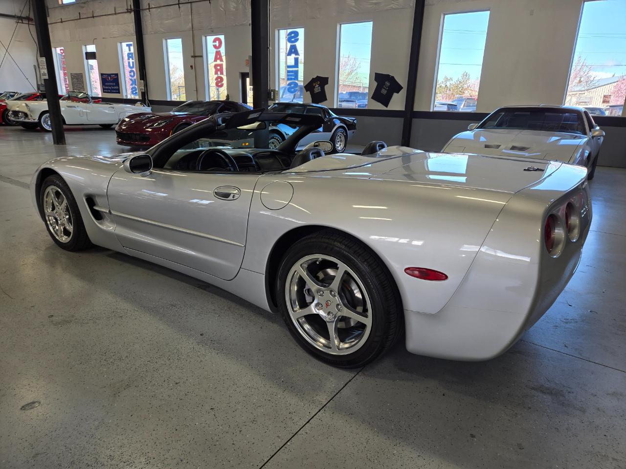 Chevrolet Corvette 2dr Convertible 2002