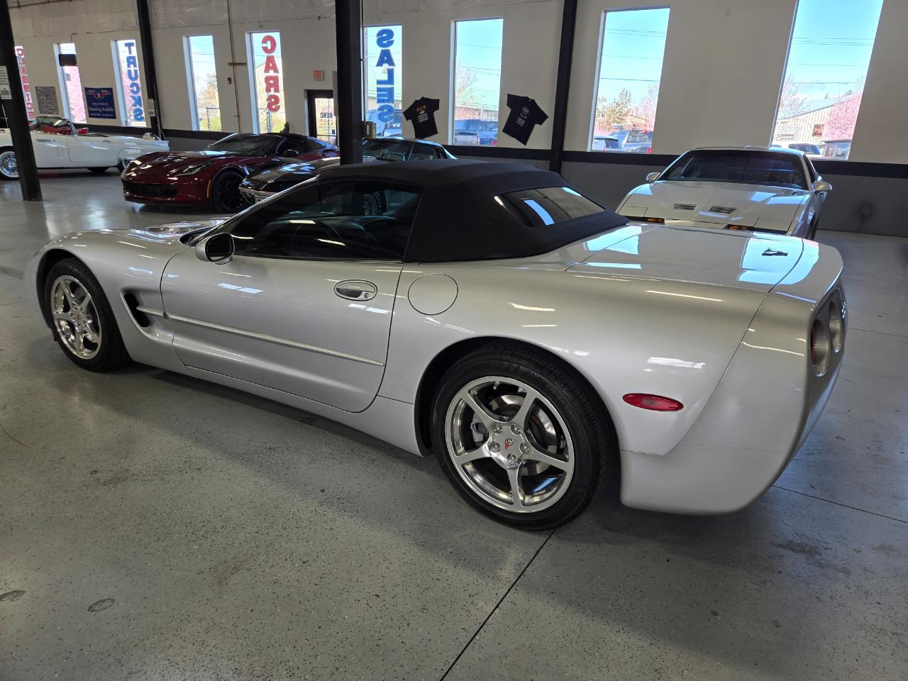 Chevrolet Corvette 2dr Convertible 2002