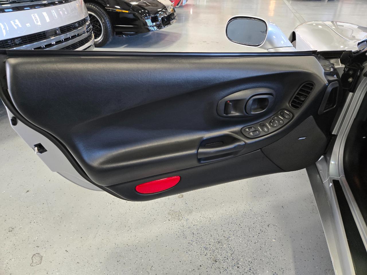 Chevrolet Corvette 2dr Convertible 2002