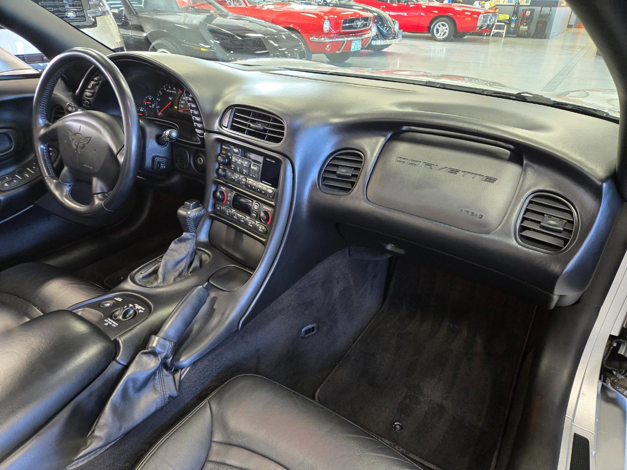 Chevrolet Corvette 2dr Convertible 2002