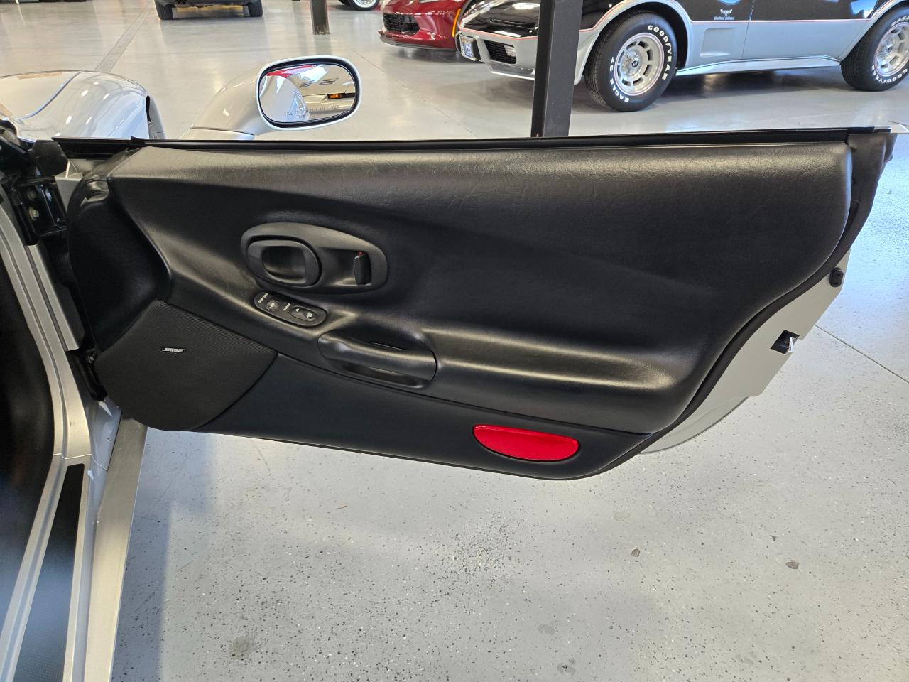 Chevrolet Corvette 2dr Convertible 2002