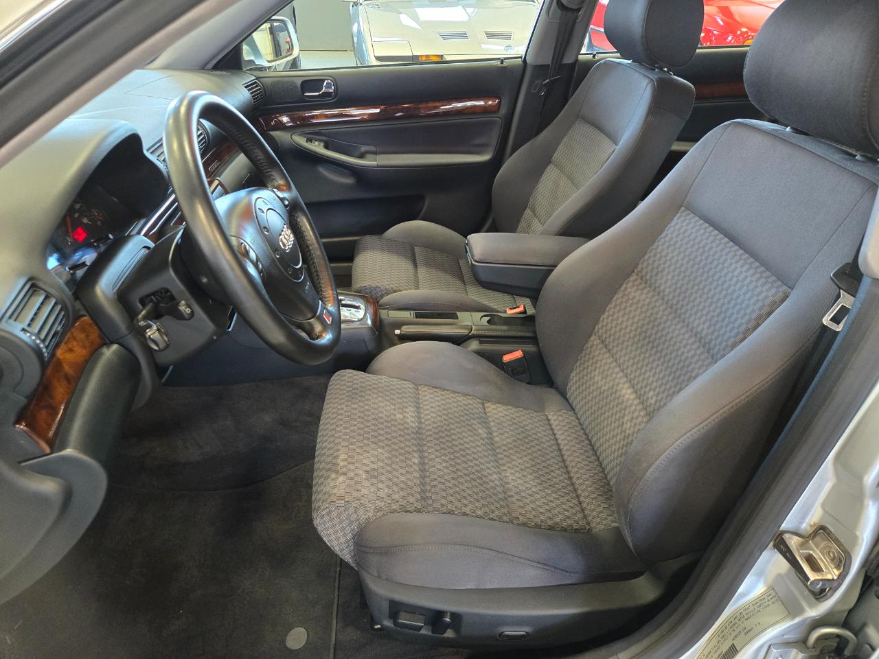 Audi A4 5dr Wgn 2.8L Avant Quattro AWD Auto 2000