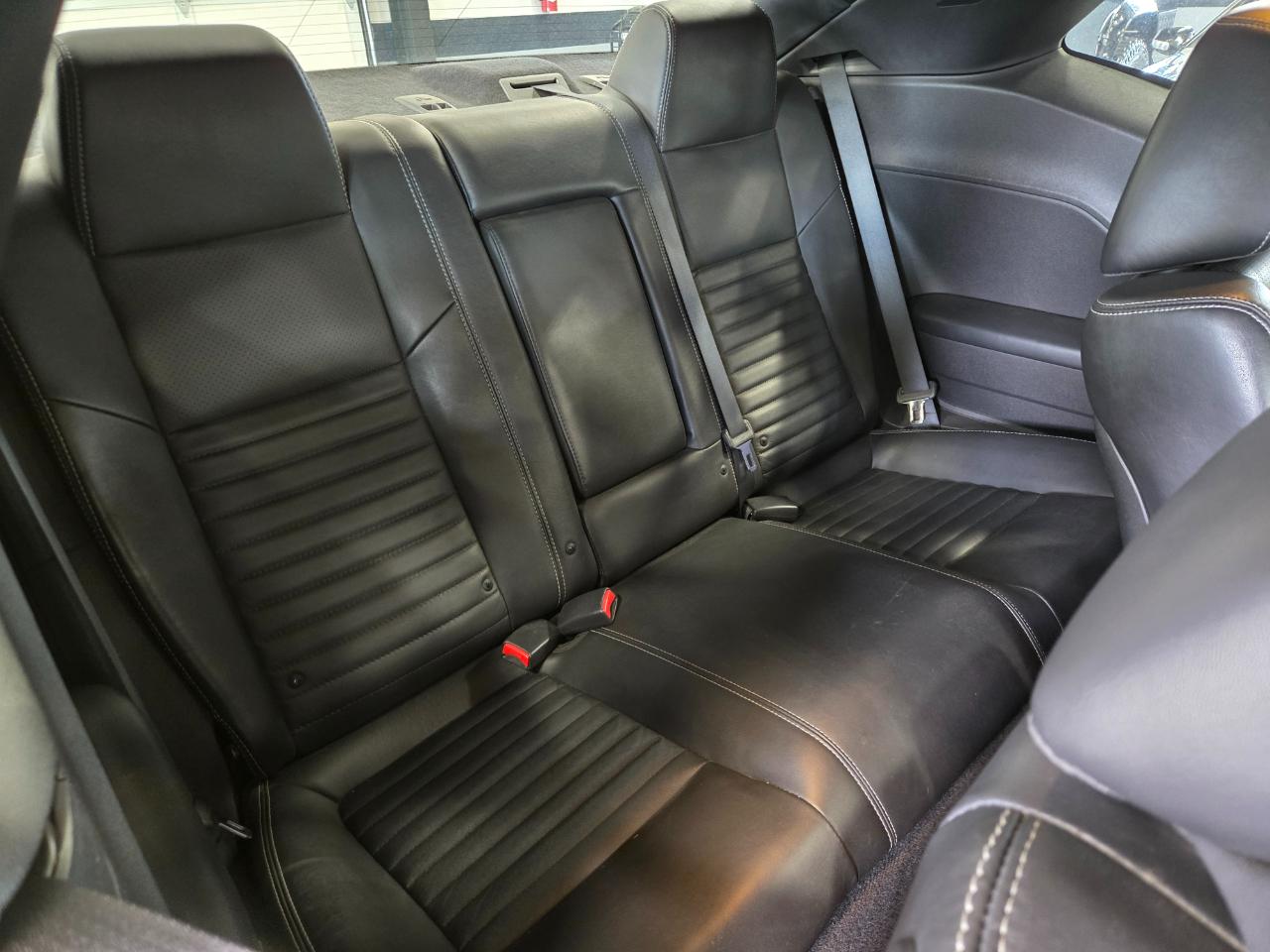 Dodge Challenger  2011