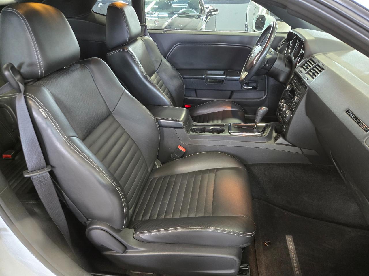 Dodge Challenger  2011