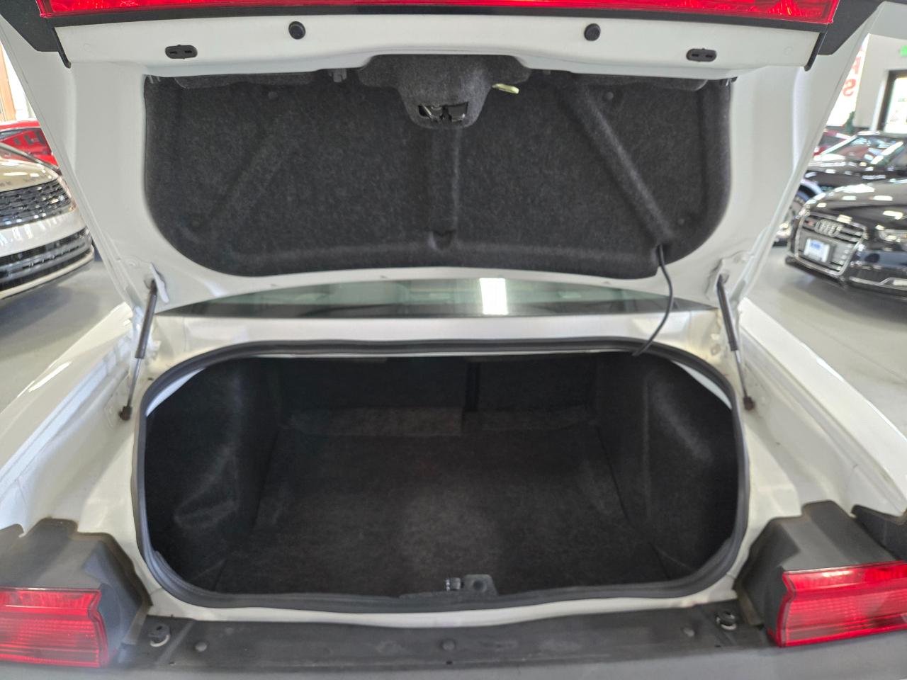 Dodge Challenger  2011