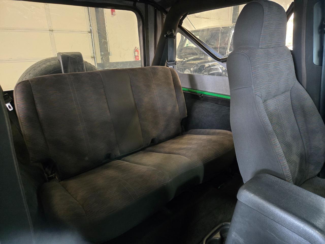 Jeep Wrangler 2dr Unlimited LWB 2004