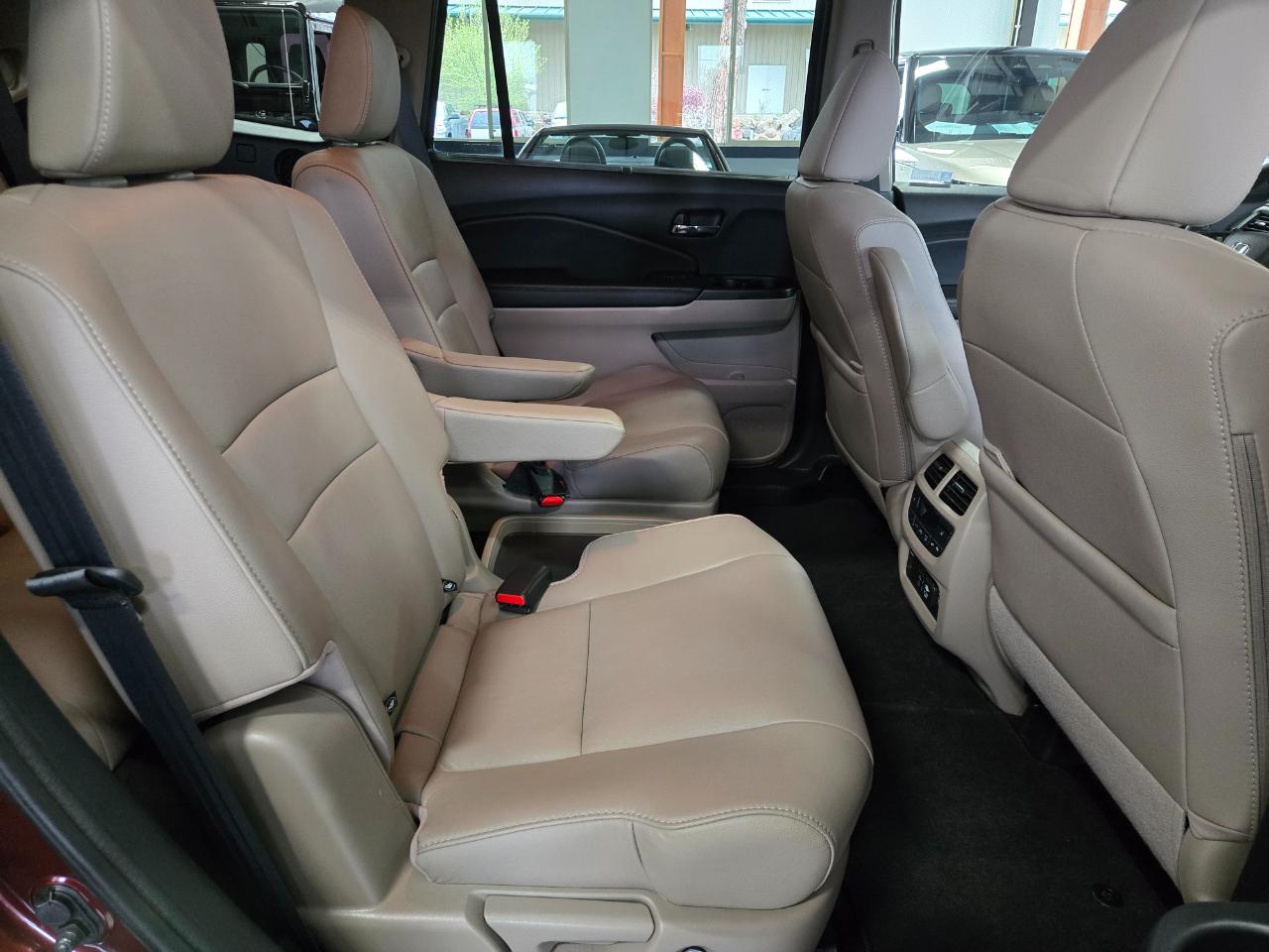 Honda Pilot Touring 7-Passenger AWD 2022