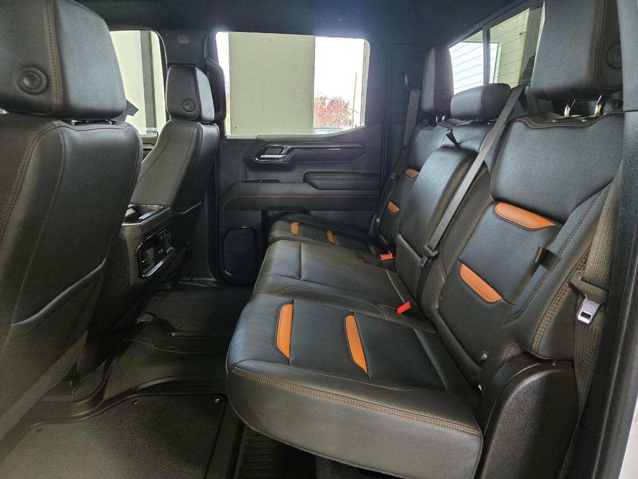 GMC Sierra 1500 4WD Crew Cab 147" AT4 2025