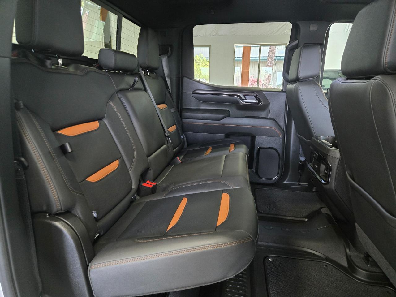 GMC Sierra 1500 4WD Crew Cab 147" AT4 2025