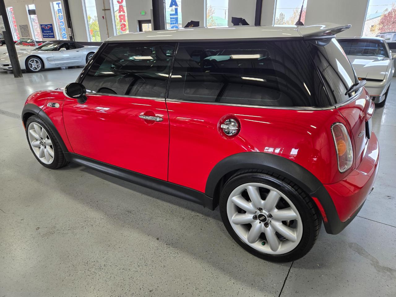 MINI Cooper Hardtop 2dr Cpe John Cooper Works 2004