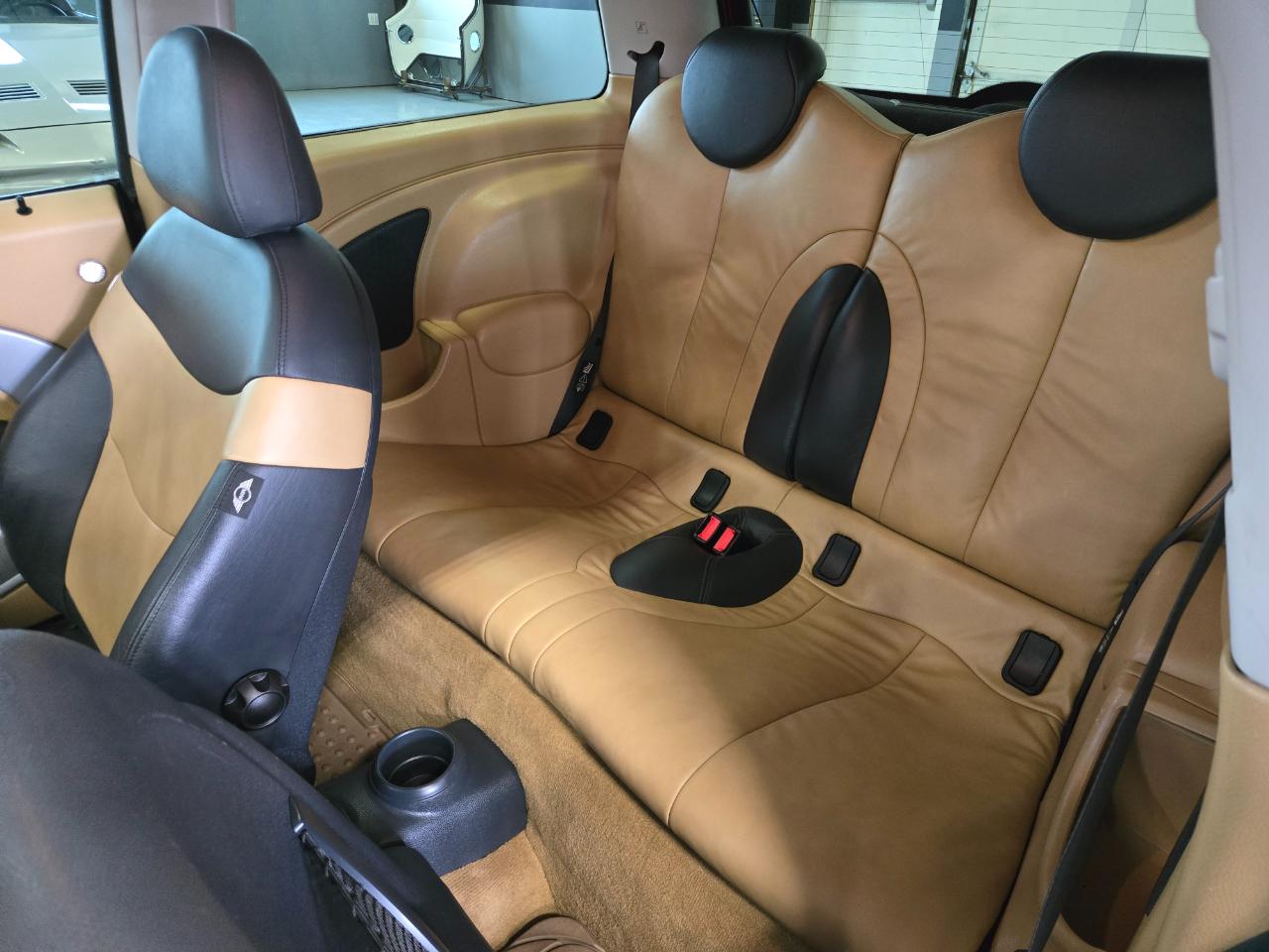 MINI Cooper Hardtop 2dr Cpe John Cooper Works 2004