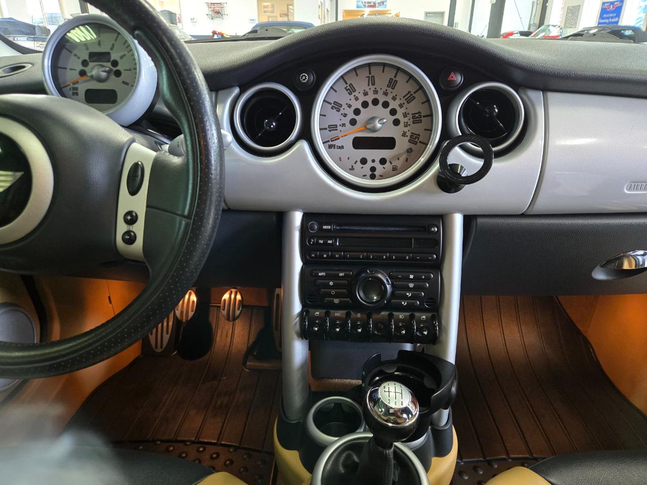 MINI Cooper Hardtop 2dr Cpe John Cooper Works 2004