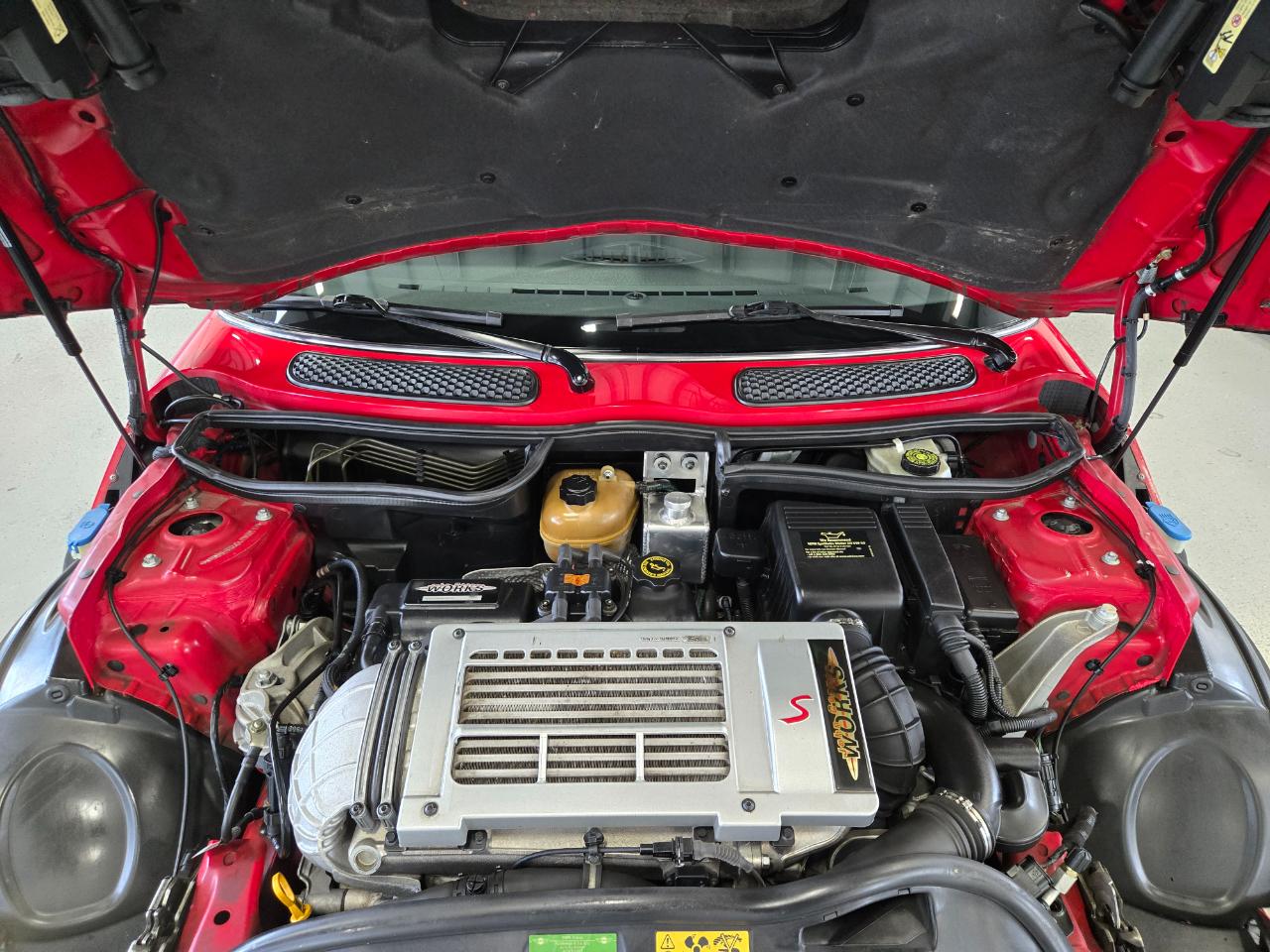 MINI Cooper Hardtop 2dr Cpe John Cooper Works 2004