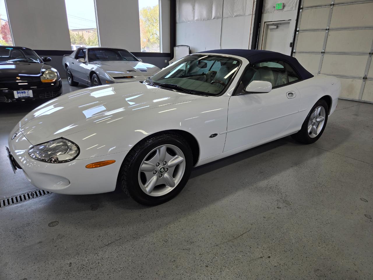 Jaguar XK8 2dr Convertible 1998