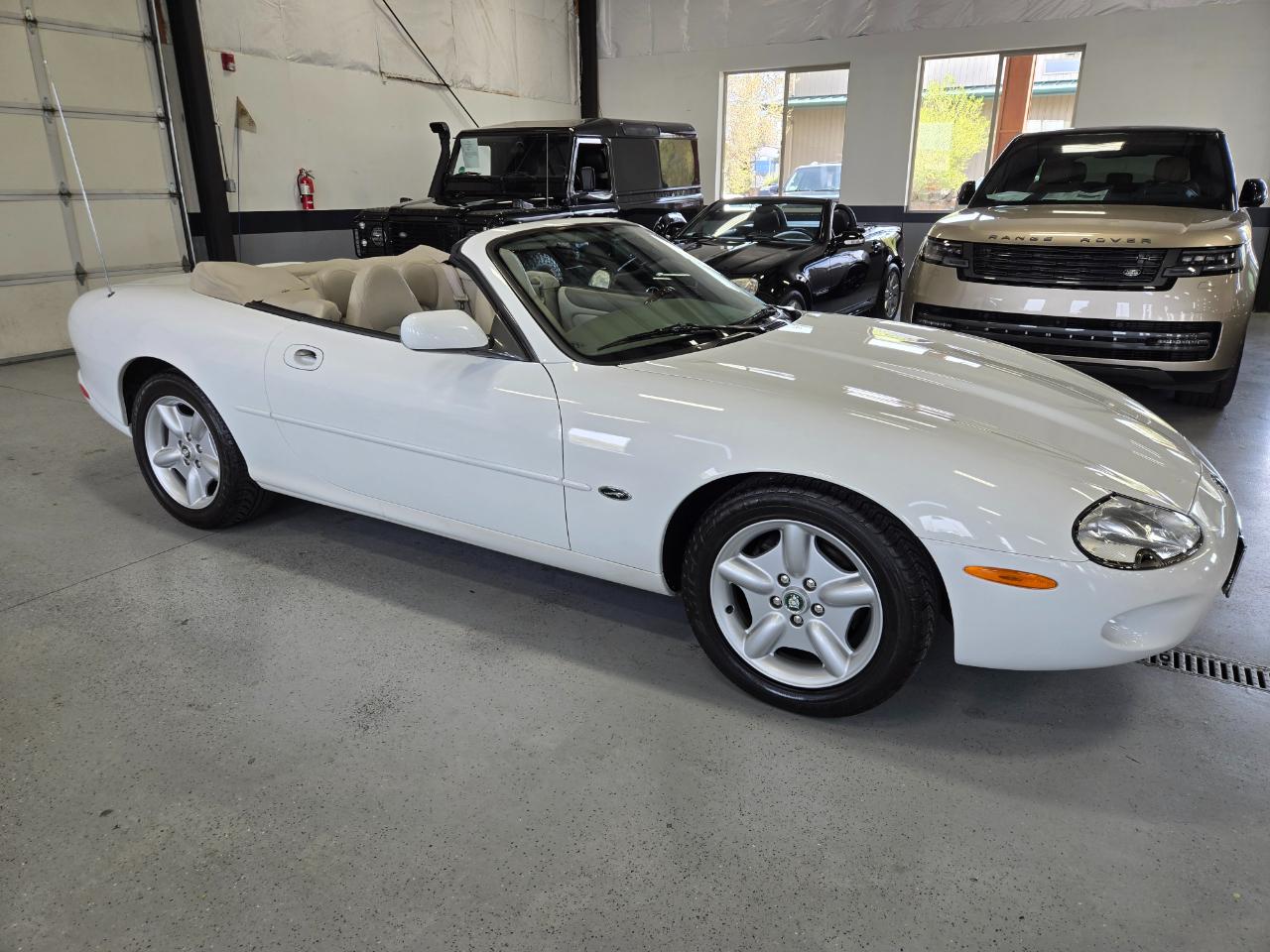 Jaguar XK8 2dr Convertible 1998